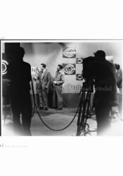 MICHAEL FRIEDEL, PHOTOKINA, FERNSEH-INTERVIEW, TV, JUGEND PHOTOGRAPHIERT, MESSEGELNDE, 1954, KLN, DEUTSCHLAND