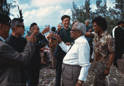1972, SIR SEEWOOSAGUR RAMGOOLAM WITH CHINESE DELIGATION, PORT LOUIS, INSEL MAURITIUS